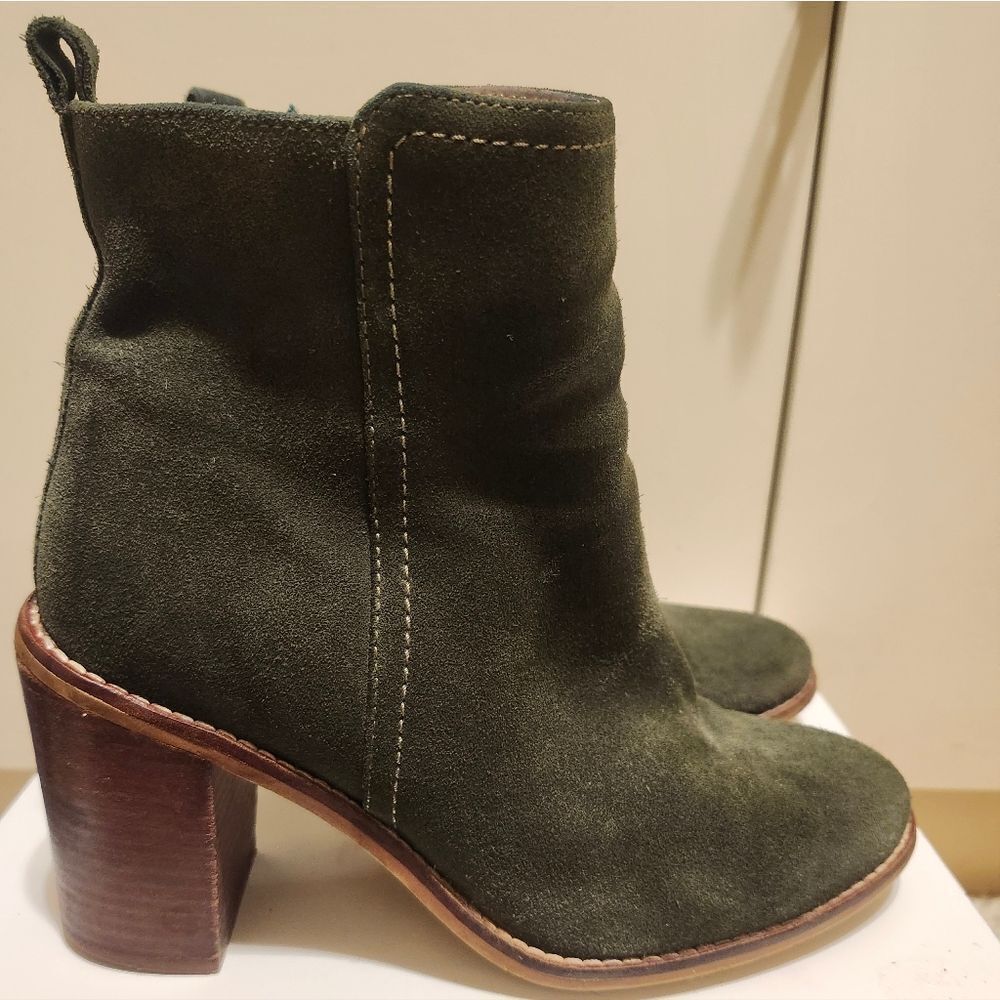 Seychelles for Anthropologie Hunter Green Luxe Suede Ankle Boots Sz.9 Ret.$180